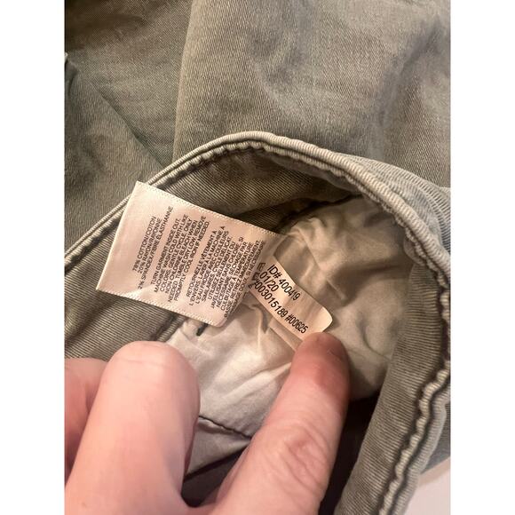 Express Pleated Mom Shorts High Waisted Stretch Green Pockets SZ 10 EUC - Picture 6 of 6